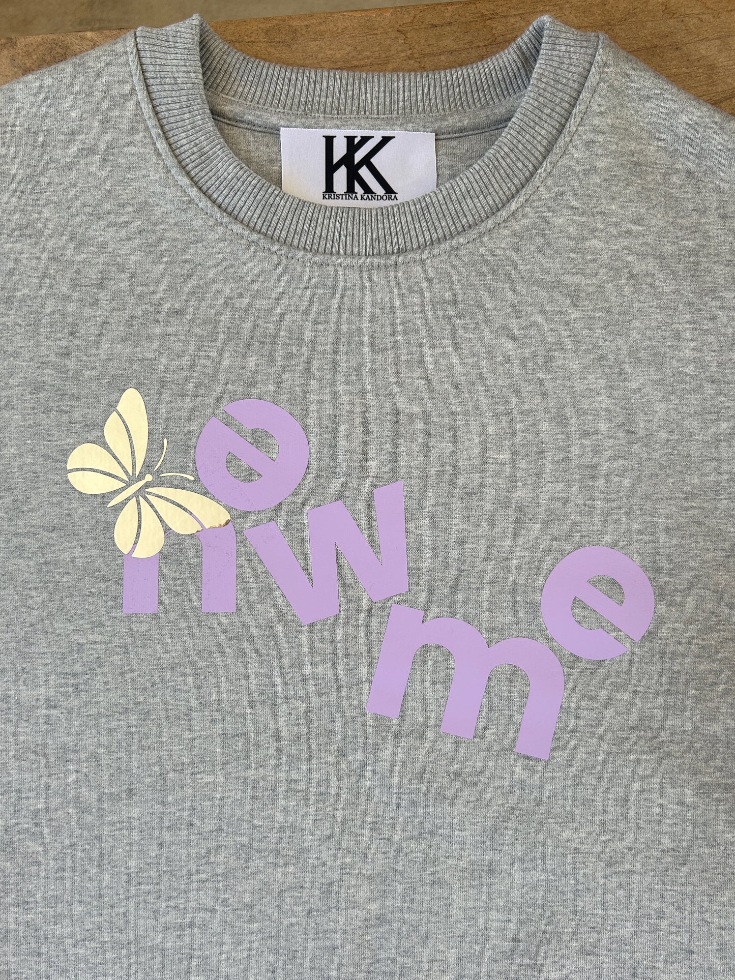 NEW ME BUTTERFLY BIO-BAUMWOLL-SWEATSHIRT IN GRAU